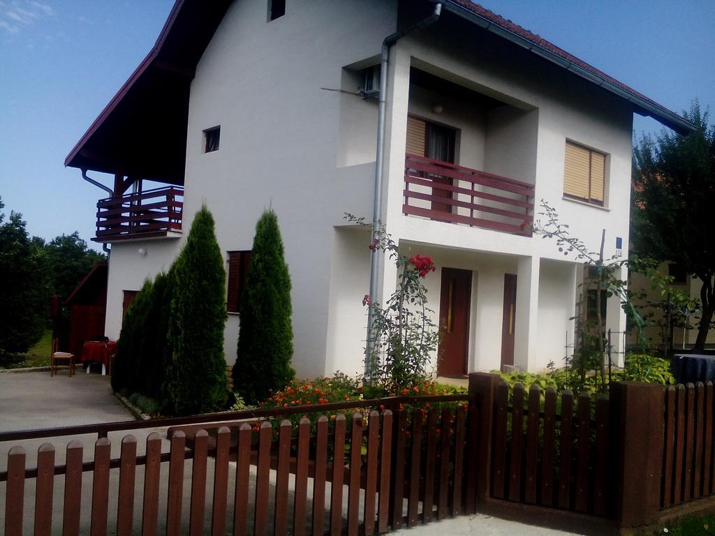 Korana Apartment Слуни Экстерьер фото